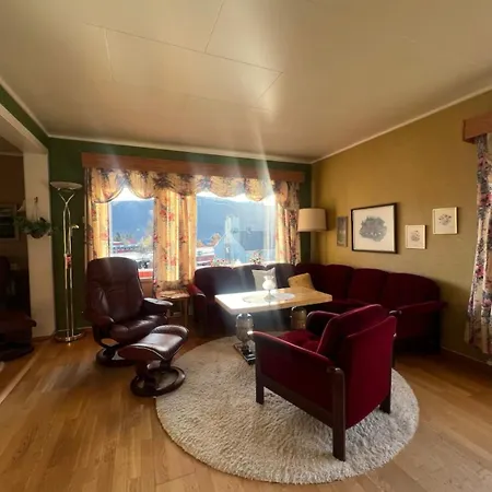 Apartment Cozy, Old Fashion House Tromsø